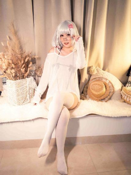 日韩美女免大片费看_电影在线观看免费