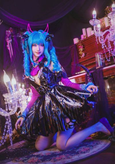 欧美裸体xxxx_超清版蓝光版中文字幕包