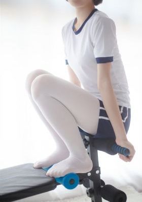 欧美青年牛仔裤街拍_BD国语在线手机播放